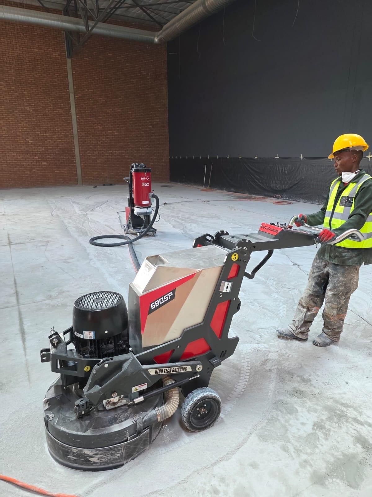 INDUSTRIAL CONCRETE POLISHING & SURFACE REFINEMENT