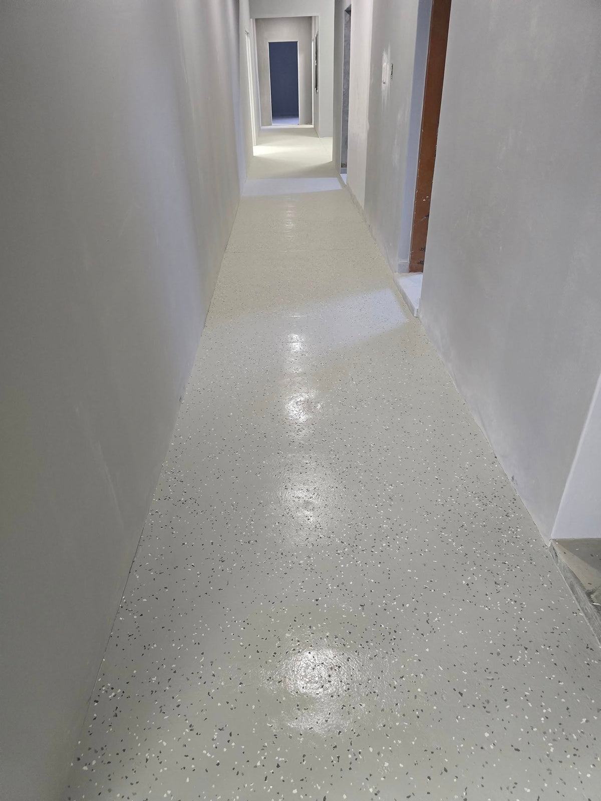 Light Grey Epoxy Flake Flooring System