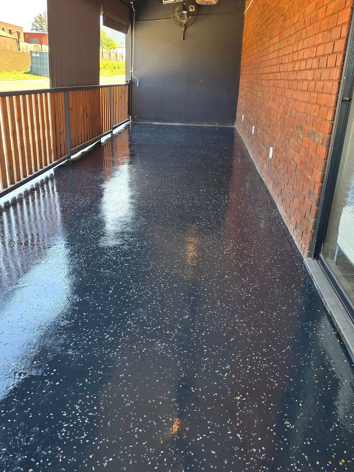 DECORATIVE FLAKE FLOORING INSTALLATION