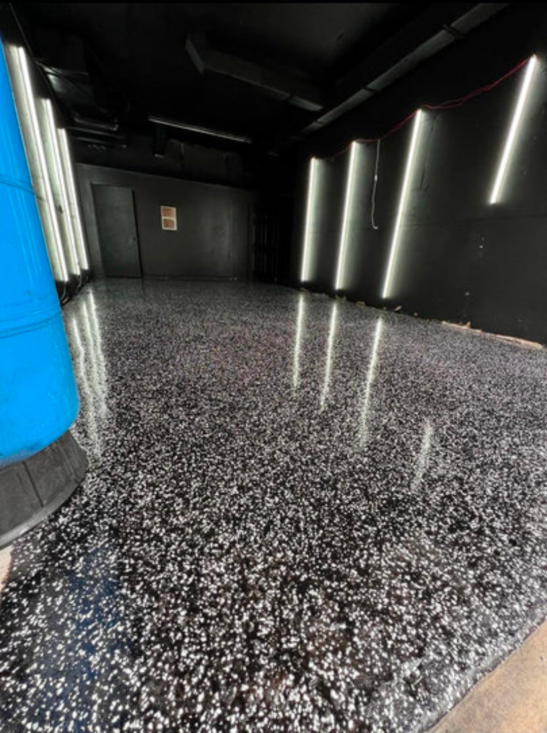 Deco Floors SA Decorative Epoxy Flakes – 5KG (Full Broadcast Grade